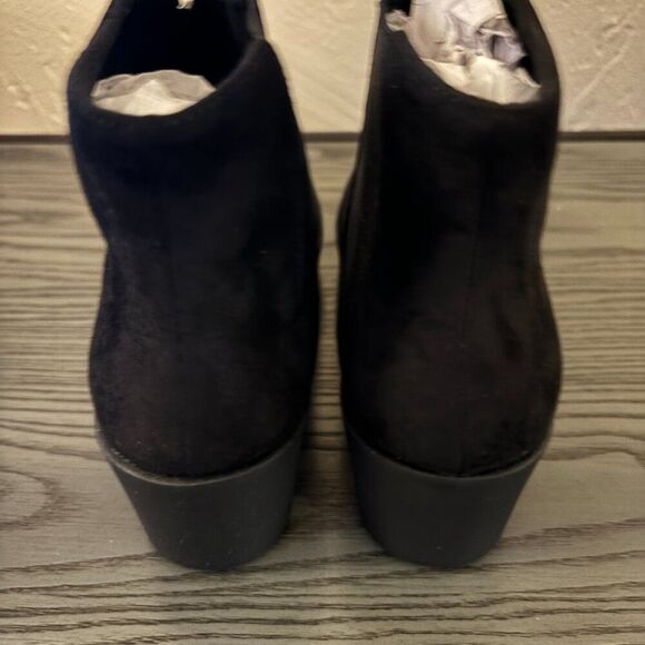 Aerosoles Women's Carin Ankle Boot, Black Faux Suede, 6 - 1149 - Picture 2 of 3